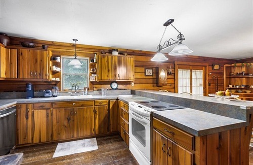 Williams Cabin | Deer Bend Cabin: A Beautiful Woodsy Escape in the Heart of Southern Indiana