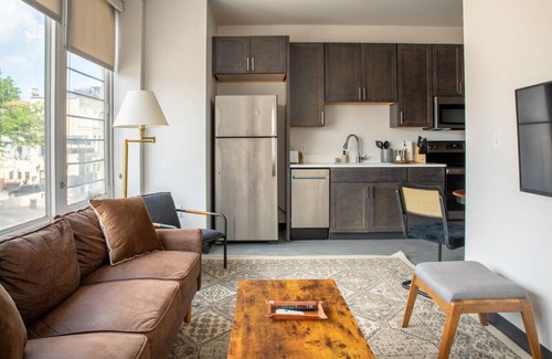 Westown Apartment | Deer District Studio Apt JC6 - One Block from Fiserv and Baird