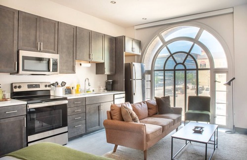 Westown Apartment | Deer District Studio Apt JC10 - One Block from Fiserv and Baird