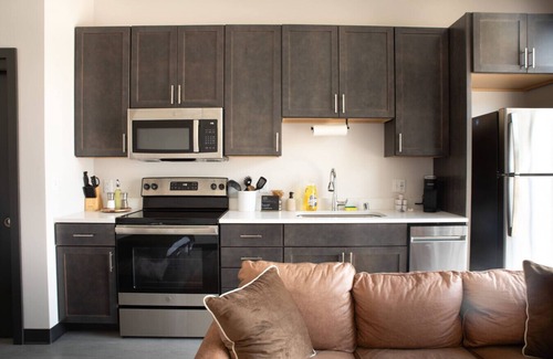 Westown Apartment | Deer District Studio Apt JC10 - One Block from Fiserv and Baird