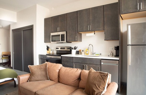 Westown Apartment | Deer District Studio Apt JC10 - One Block from Fiserv and Baird