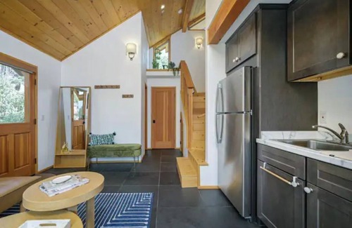Idyllwild Cottage | Deer Haven Private Cottage with deck