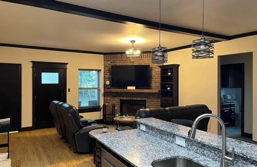 Norman Cabin | DEER LAKE CABIN NEWLY BUILT with Fireplace