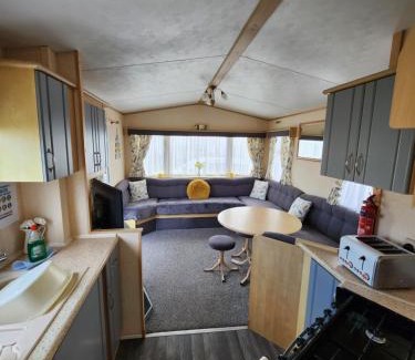 Ingoldmells Apartment | dees caravan lettings kingfisher elm 453