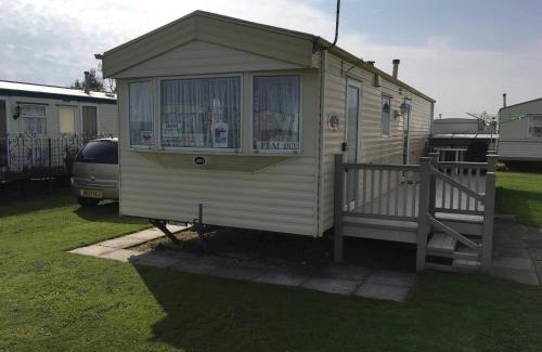 Ingoldmells Apartment | dees caravan lettings kingfisher elm 453