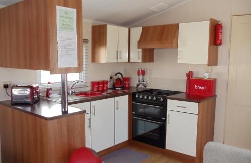 Ingoldmells House | Dees Caravan lettings. Kingfisher Oak 1059