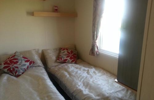 Ingoldmells House | Dees Caravan lettings. Kingfisher Oak 1059