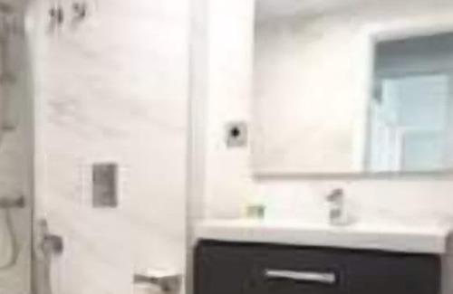 Las Palmas de Gran Canaria Apartment | Deluxe Beach Suite w Garage by Canary365