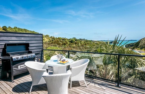 Matiatia Bay Apartment | Delamore Cove - Nikau / You've Got It Maid