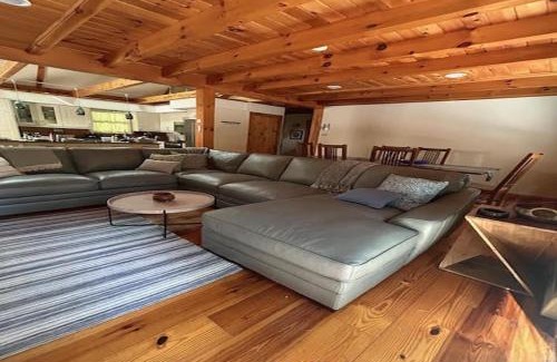 Lackawaxen House | Delaware River Poconos Riverfront Masthope
