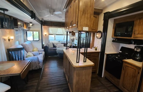 St. George House | Delighful 1 Bedroom Camper/RV in Saint-George Utah (NO LONGER AVAILABLE)