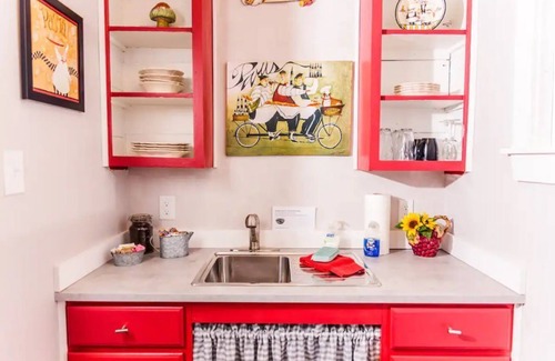 Hot Springs House | Delightful 1BR Suite at Historic Ruby Red