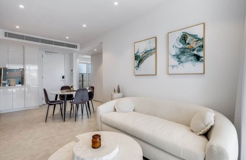 Henley Beach Apartment | Delightful 2BR Dusk By The Sea
