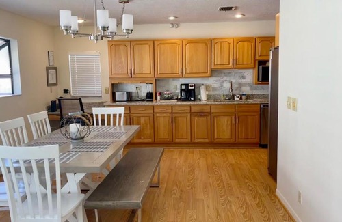 Clearwater House | Delightful 3 Bdrm Home, Mins to Clearwater Beach