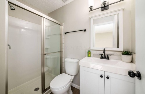 Columbus House | Delightful 3-bedroom house with AC in Columbus