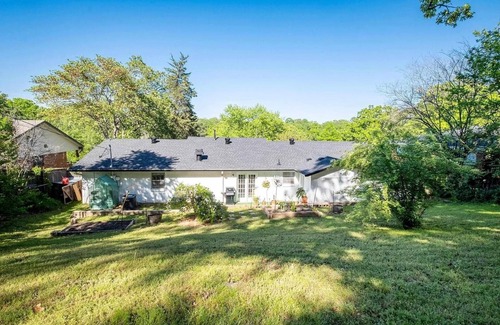 North Little Rock House | Delightful 3-bedroom house with Home Office and AC in North Little Rock