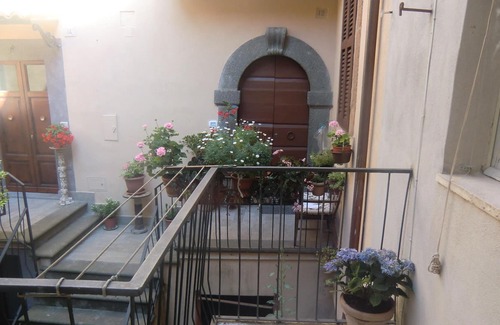 Orvieto Apartment | delightful apartment with panoramic terrace in the historic center