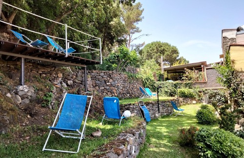 Ustica Apartment | DELIGHTFUL APARTMENT WITH GARDEN IN ANCIENT BAGLIO A FEW STEPS FROM THE SQUARE
