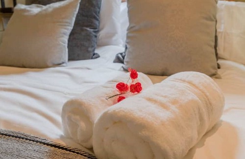 Mangotsfield House | Delightful Apple in the beautiful Cotswolds