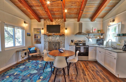 Canyon Lake Cottage | Delightful Cottage for 4 Guests in Canyon Lake!
