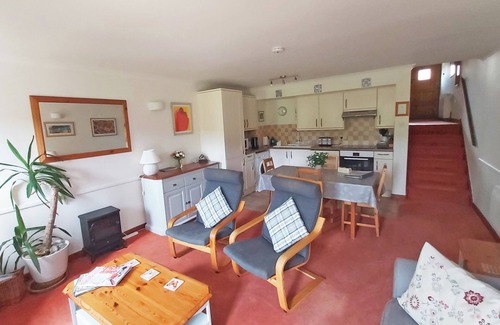 Bridport Cottage | Delightful country cottage. Stunning views. A few minutes walk to Seatown beach
