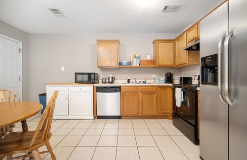 Fort Smith House | Delightful Duplex 2 beds 2 baths