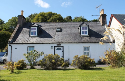 Avoch Cottage | Delightful Historic Fishermans Cottage By The Sea In Lovely Conservation Area