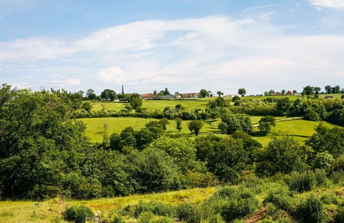 Cerilly House | Delightful holiday home with a large private swimming pool, perfect for families