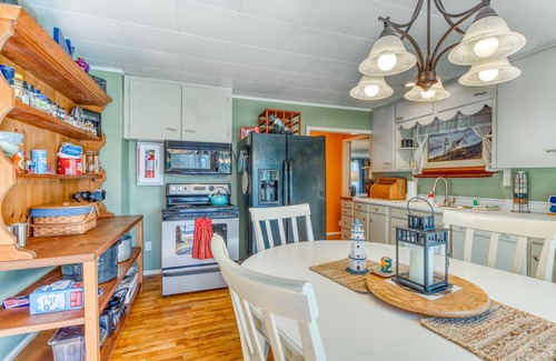 Barview House | Delightful home near the beach with private deck, firepit