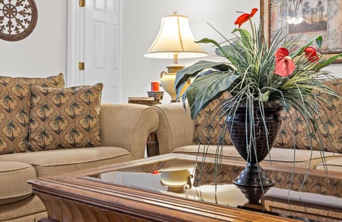 Sunset Ridge House | DELIGHTFUL IN DAVENPORT! CLOSE TO EVERYTHING!!