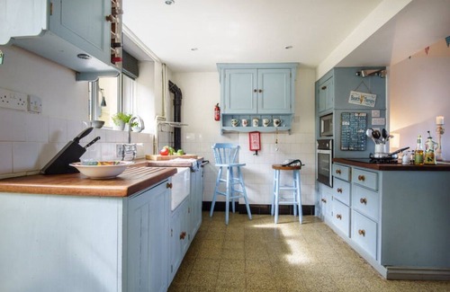 Tan-y-groes House | Delightful property some 200 yards from the beach at Llangrannog situated on the hillside