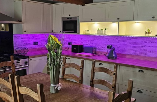Bacup House | Delightful Space-view Farmhouse Astronauts Lodge