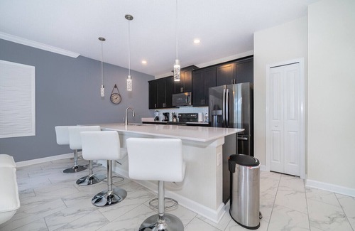 Four Corners Ski Chalet | Delightful Townhouse 4Beds/3Bath/Pool/18Min From Disney