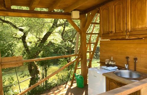 Mostar Other | Delightful Treehouse w private beach