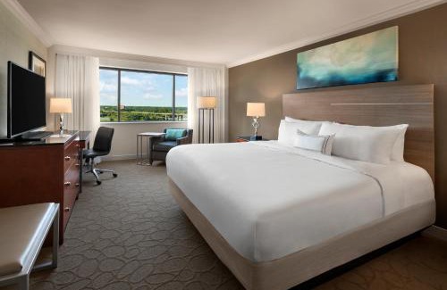 Downtown Richmond Hotel | Delta Hotels by Marriott Richmond Downtown