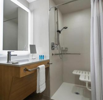 Downtown Richmond Hotel | Delta Hotels by Marriott Richmond Downtown