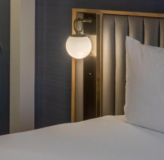 Garment District Hotel | Delta Hotels by Marriott New York Times Square