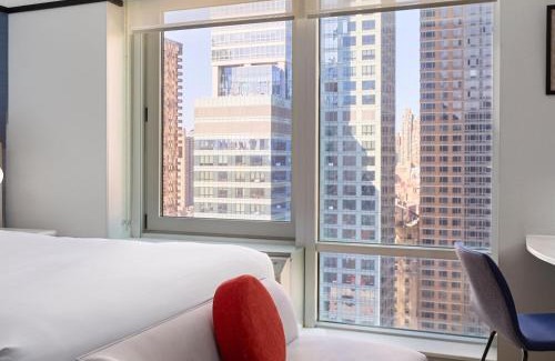Garment District Hotel | Delta Hotels by Marriott New York Times Square