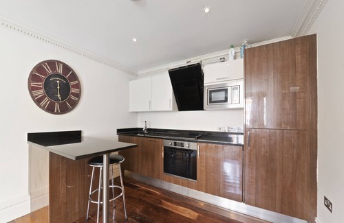 St. Johns Wood Apartment | DeLux 1 bd Apt Regents Park NW8