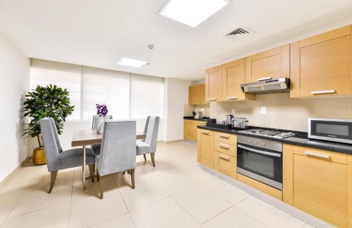 Trade Center Apartment | Deluxe 1 Bedroom w/Infinity Pool Near DWTC