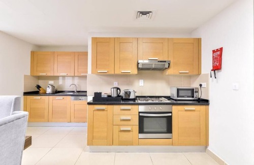 Trade Center Apartment | Deluxe 1 Bedroom w/Infinity Pool Near DWTC