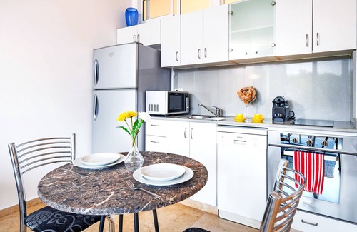 Jaffa Condo | Deluxe 2BR Apt w Pool in Historical Jaffa