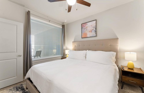 Windsor Park Apartment | Deluxe 2BR King Beds Suite Close to DT Domain UT