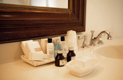 West Dover Resort | Deluxe 2xQueen in Historic Inn