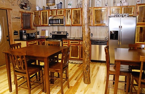 Henlawson Cabin | Deluxe 4 Bedroom 4-1/2 Bath Log Cabin With Theater Room