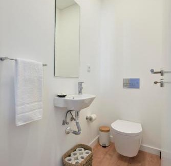 Lisbon Old Town Apartment | Deluxe Apt at Amazing Prime Location, By TimeCooler