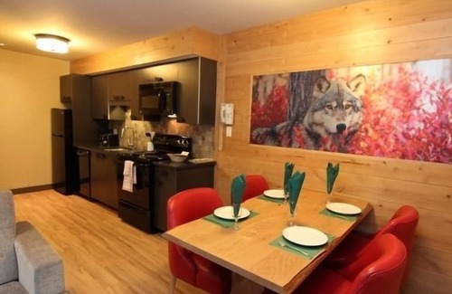 Banff Condo | Deluxe, Bright, Spacious | Base of Tunnel Mountain