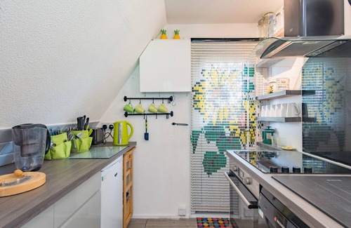 Martin Ski Chalet | DELUXE COASTAL Chalet near the beach with Swimming pool in Kingsdown No 53