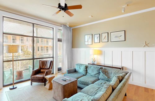 Port St. Joe Condo | Deluxe Condo by the Bay w/ Free WiFi, Central A/C, a Shared Pool, & Beach Access