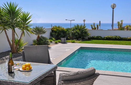 Porto de Mos Villa | Deluxe Contemporary 4 Bedroom Villa w/beautiful ocean views, heated pool, Wifi
